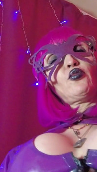 Eva latex femdom fetish pantat bahenol tante seksi dengan pantat bahenol lagi asik muasin memeknya sendirian pakai sepatu hak tinggi