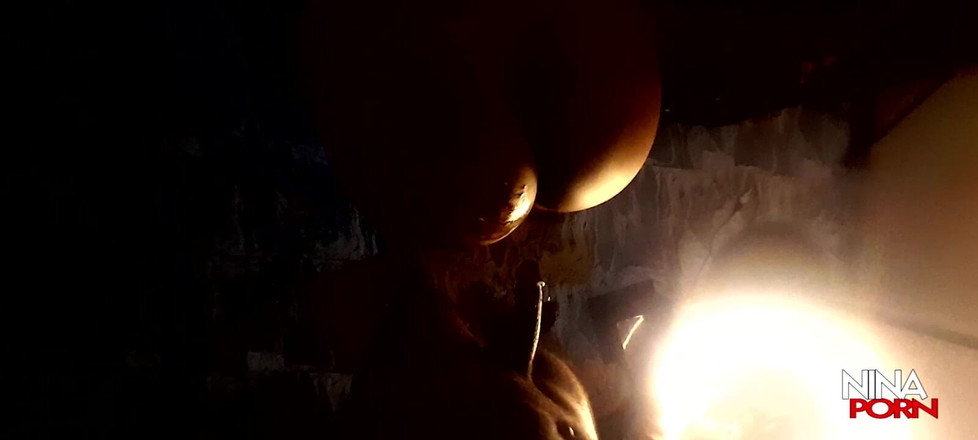 Nina simons: 黑人阴户的近距离第一人称视角性爱