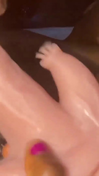 Sensuale ebano lesbica mangia figa in stile africano