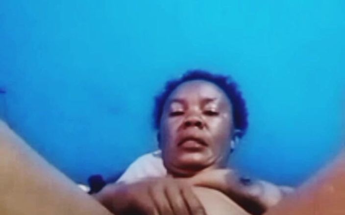 Sugarmama video call mutual masturbation: Mamá juega su coño en videollamada ep 5
