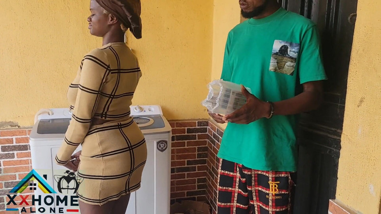 Home Alone: Vendors Doing Her Side Hustling as Os Delivering Her Sweet...