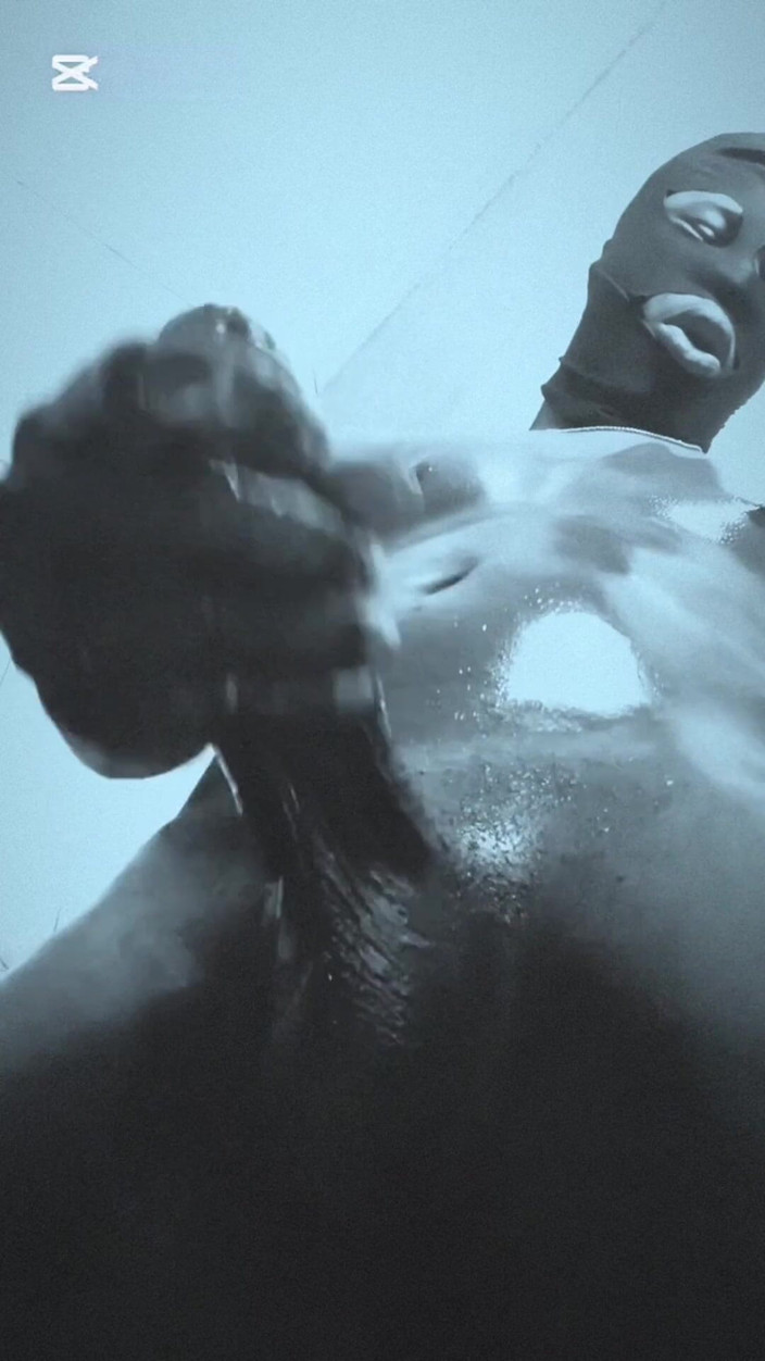 Bbc-godaddy: パート1 BBCマスターブリーダーが激しく彼の大きなチンコを刺激し、射精するまで