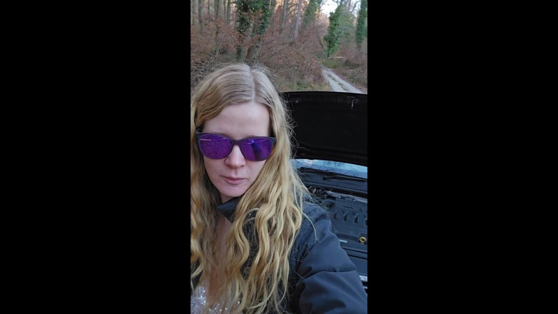 Bikergirl_97: Neujahrs Auto-Panne Endet Mit Bezahl kouření a výstřik na obličej