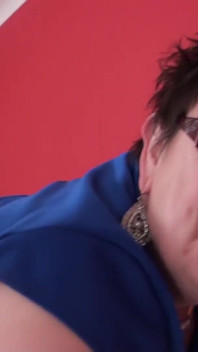 Quente doce mel em seu vestido azul