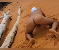 Ladysilvas: Ladysilva na pláži nahá, jaký sexy zadek