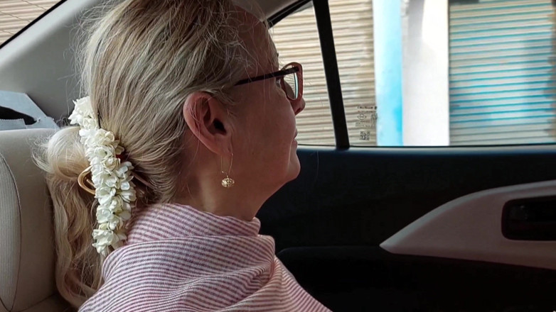 Selena701: Mogen blond fru njuter av sex efter promenaden