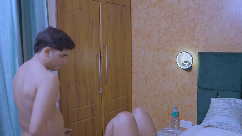 Desimaal69: Dì nóng bỏng và gợi cảm gọi bạn trai thông...