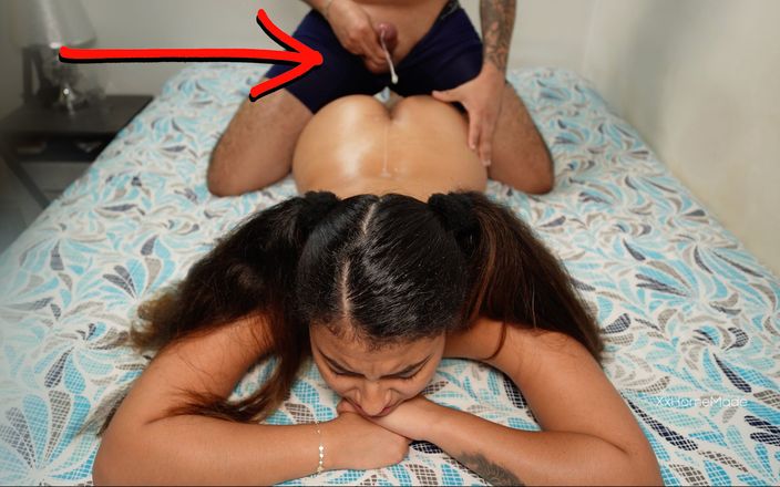 XxHomeMade: Üvey kız kardeşime masaj yapmak için kendi dölümü kullandım!