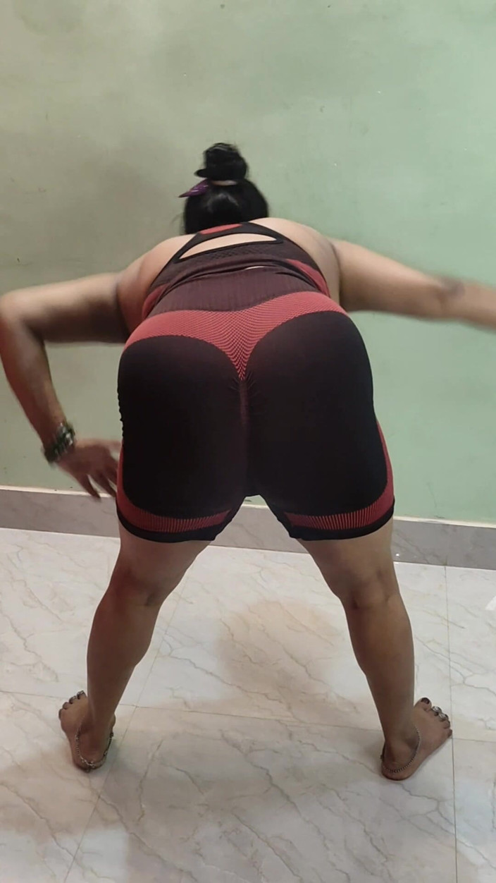 Kavita suman: Indische bhabhi-desi-Übung
