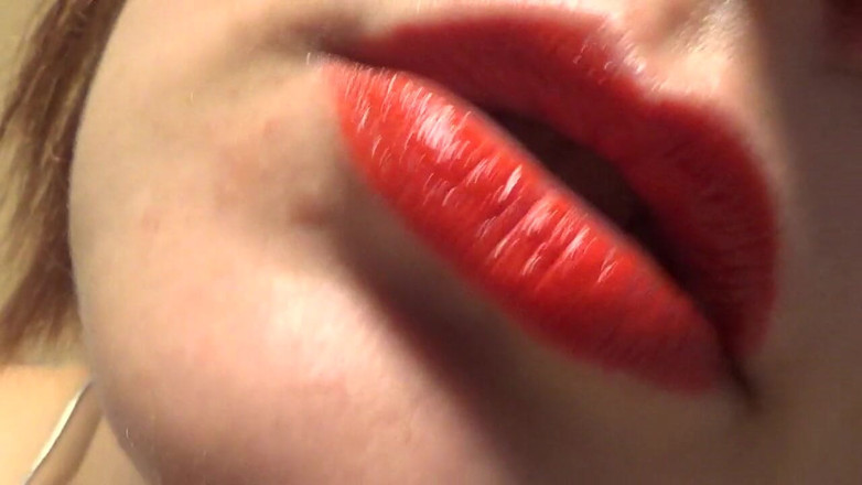 Goddess Misha Goldy: Franceses se beijando comigo! Batom vermelho fetiche!