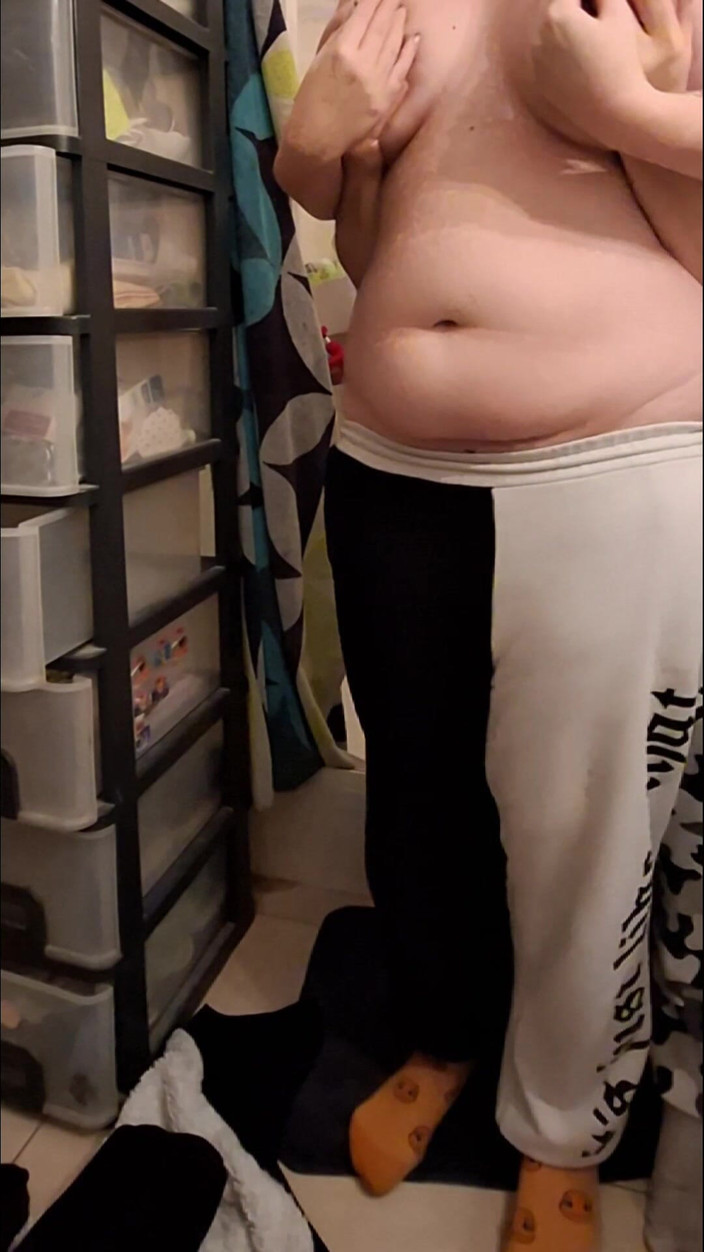 Hersecretlover: Țâțe mari frământate în baie - sex la duș