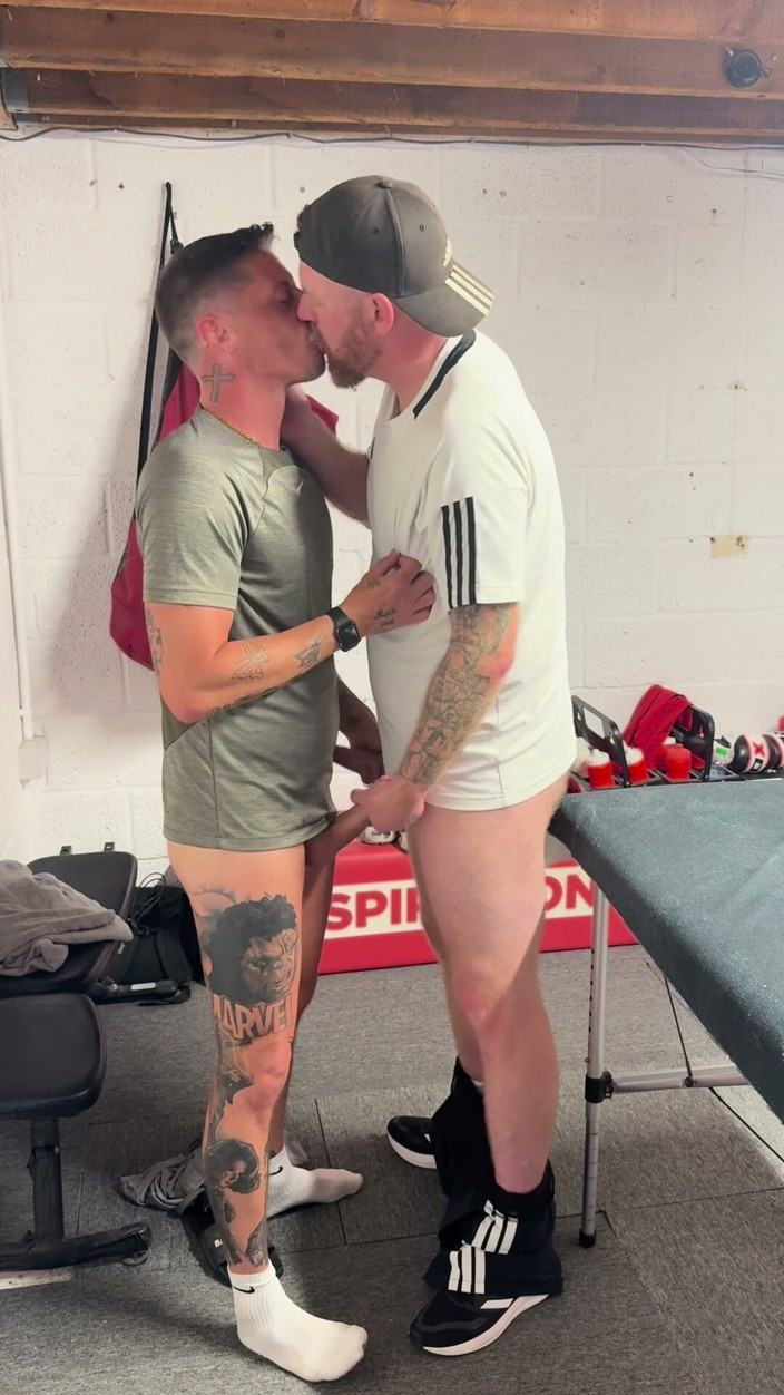 Big Jay Studio: Die Masseuse Lutschen