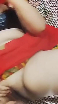 性感的孟加拉熟女哥被她的仆人狠操