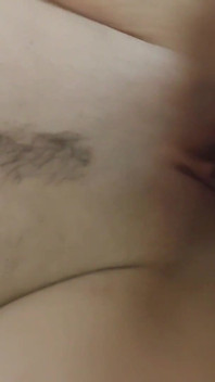 남편이 집에 없을 때, 이웃이 나를 잘 따먹어.