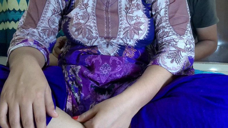 Nadiyabd: Fată tânără cu sânii mari futută - laptele și mierea Sadiei