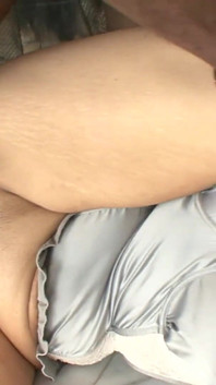 Tante seksi ini dientot habis-habisan sama kontol besar pria kulit hitam sampai dicrot di muka