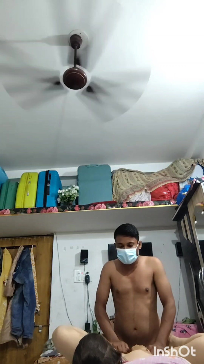 HOTWIFE69: 그녀의 성적 욕망을 충족시키기 위해 하드코어 섹스를 하는 섹시한 마누라