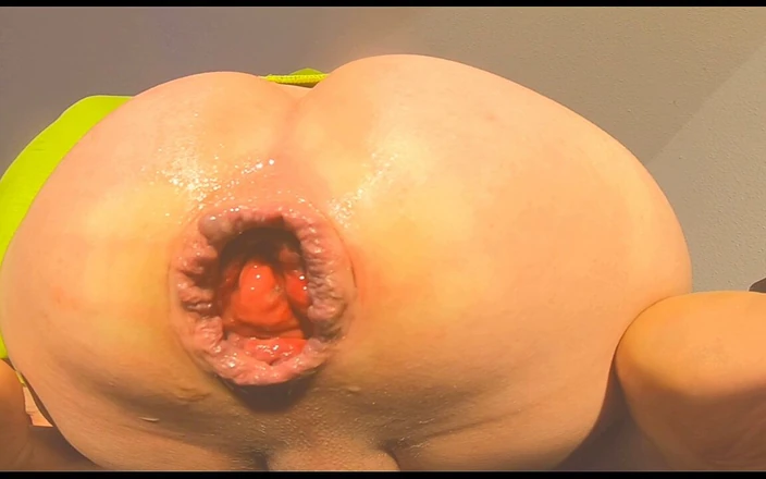 dolphinboy: Ich fingere mein saftiges arschloch und prolaps
