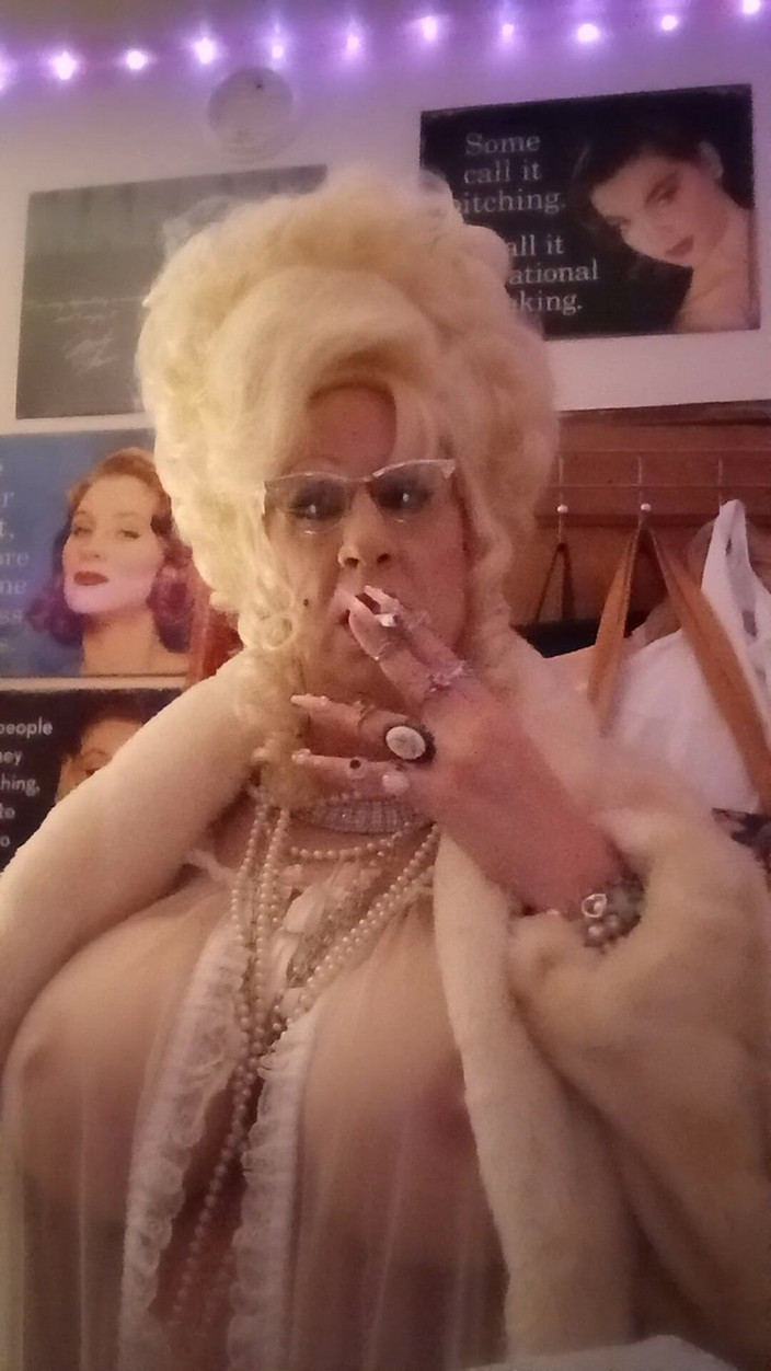 Mshollbrook: Noches de lencería calientes 2