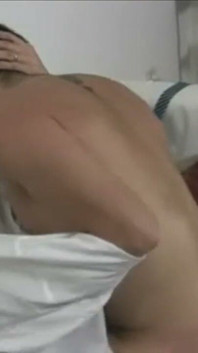 Ciesz się tym niesamowitym francuskim amatorem porno bez siodła z kolesiami tak seksownymi