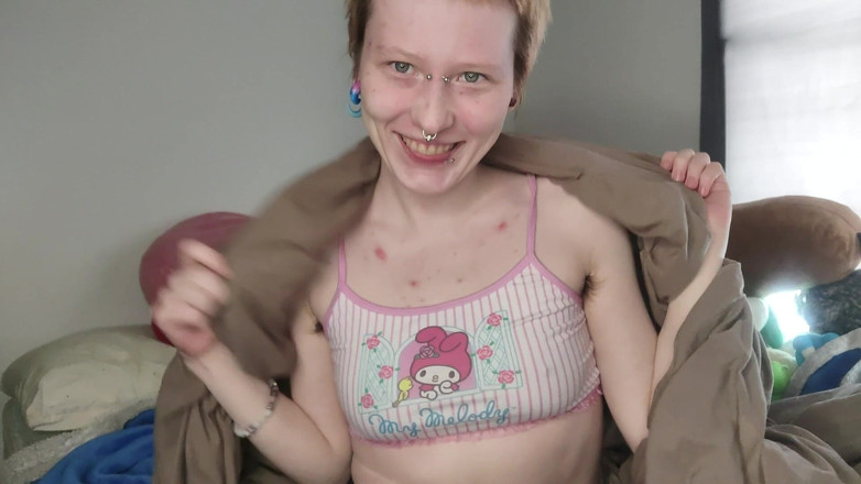 Lori Critter: Lori Critter îți face un videoclip din pat