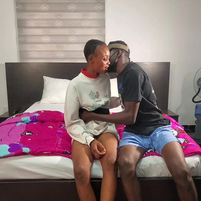 Funfor10k straight videos only: Hubená pornohvězda tvrdě šuká během návštěvy