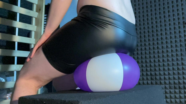 BeachBallsDuo: Bigbootylucy en draak verpletteren 6 beachballen