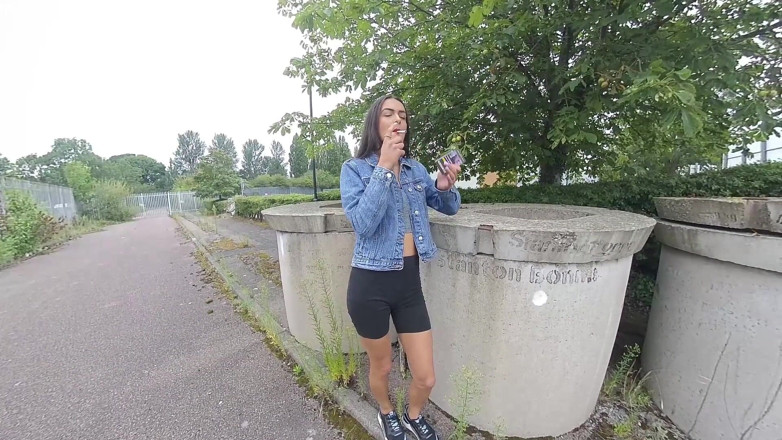 VR smokers HD-2D Videos Only: Kim model - intervista