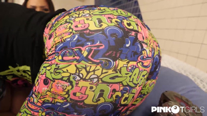 Pinko TGirls: La trans Valeria Pacheci se fait remplir le cul par...
