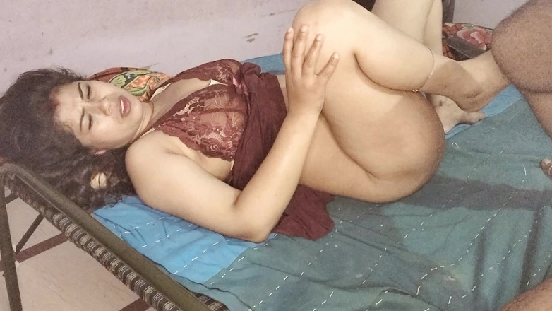 Sexy Girlfriend Girl: Berkongsi katil dengan adik tiri miang saya yang saya pancut...