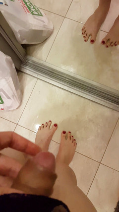 TrannySexyFeet: 支配的な気分の私