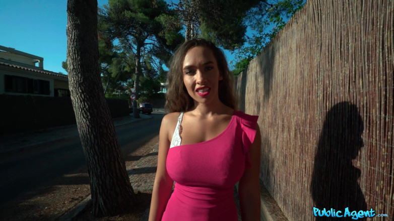 Public Agent: Agent publiczny - cycata rosyjska Briana Bandares zostaje wbita przez przystanek...