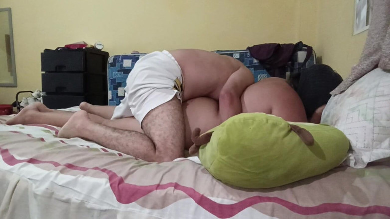 Stepmom_with_big_tits: Як вона здригається, поки я роблю їй оральний секс, що їй дуже подобається, поки вона дуже добре кінчає.