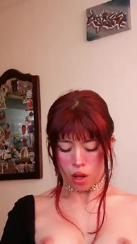 Sexy latina chce být intenzivně ošukaná ve svém pokoji