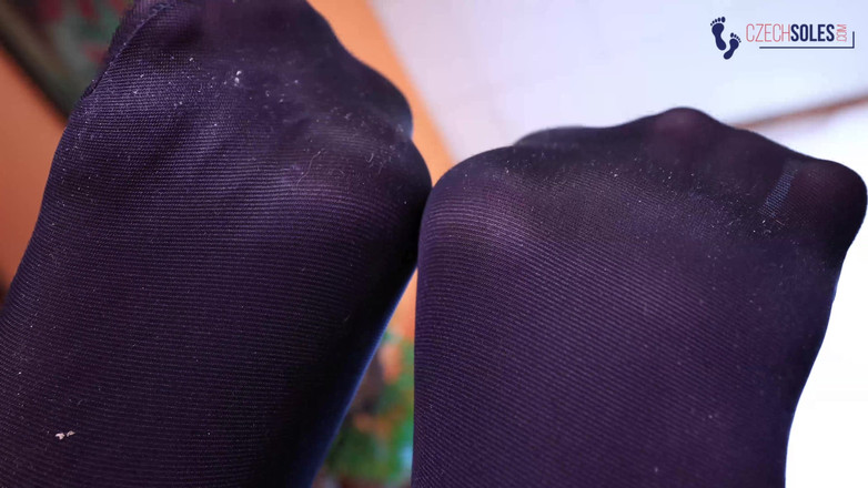 Czech Soles - foot fetish content: स्वामिनी और उसका जूता चाटने वाले गुलाम के हारे हुए