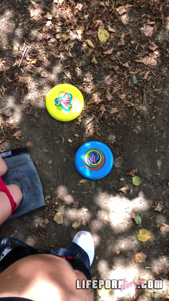Life Porn Stories: Životní porno příběhy 7 - část 6 Frisbee Vede k mokrému a špinavého fuckathonu