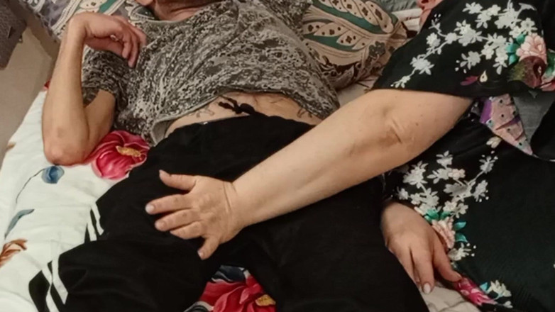 Zona901: Мачеха делает минет и глотает всю сперму