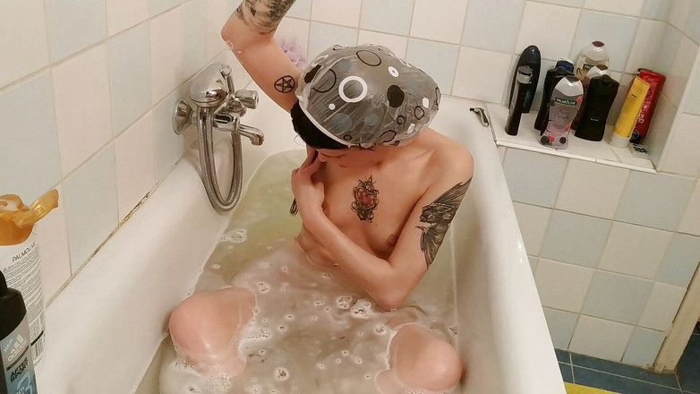 Beth Kinky: 洗澡和刮腋窝