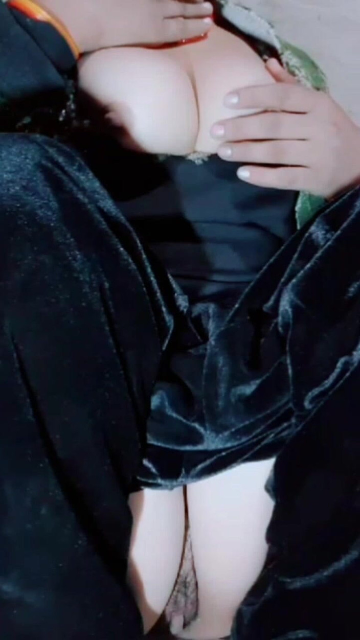 TricolorMusic3: Oh, du sieh deinen schwanz, das Wasser in meiner muschi...