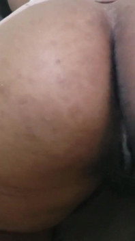 BBW à gros cul en mouvement, chatte sexy et poilue, gros cul