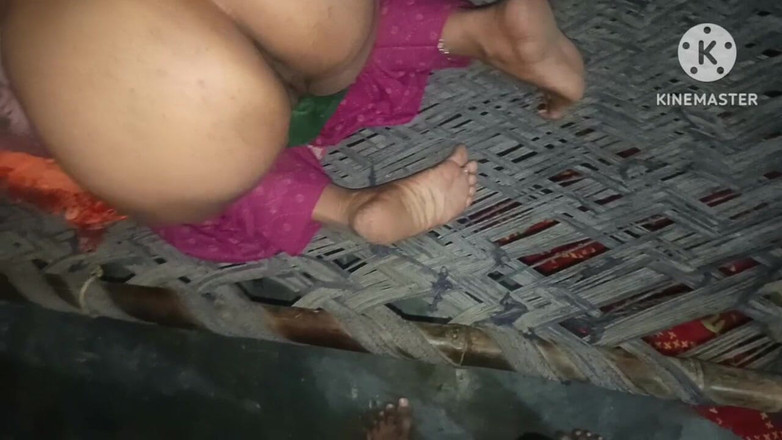 Savita5343: Indie sexy dospívající dívka Těsná kundička venkovní tvrdý sex video,...