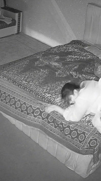 Sono andato a casa di Bhabhi durante le vacanze estive e mi diverto molto con il mio adorabile india, cattura in camera
