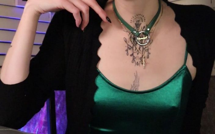 Nina Paradisa: Koule, mozky a peněženka vyčerpaná slečnou Ninou JOI, CEI