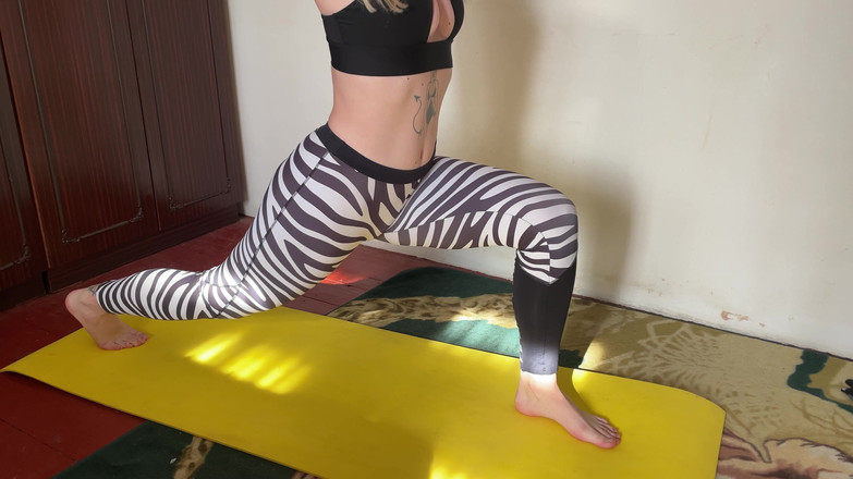 HotPrincessUA: Instructorul de yoga nu se mai poate instrui: uscat și dominare...