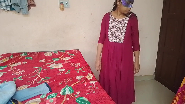 Skydreem1104: Kerala ev hanımı evde kimse yokken erkek arkadaşını arıyor