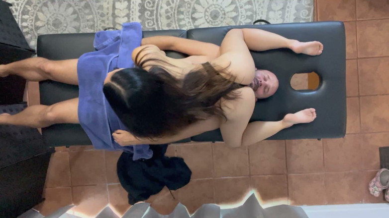 Island Boy Vids: Kiara Star Takes Breath Away in Face Sitting Massage
