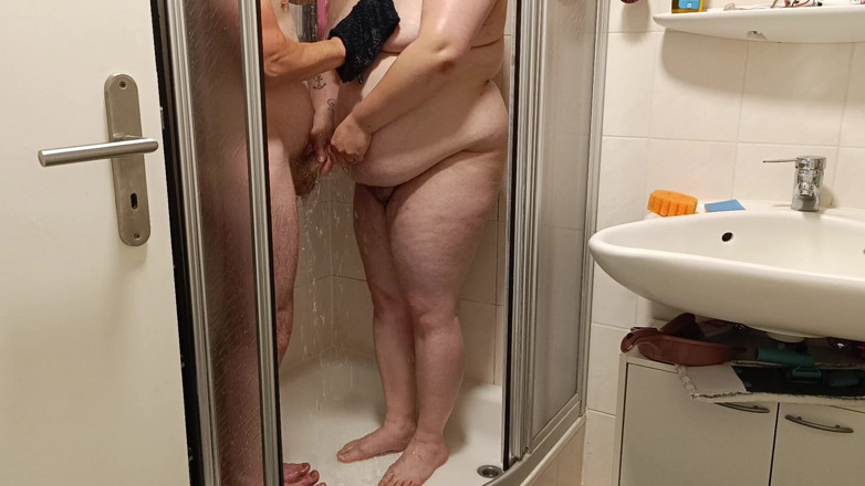 Jonas1996: Ateşli duş anı, tüm vücudunu sabunliyorum