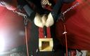 Fist slave: 在吊带中独自玩22英寸玩具