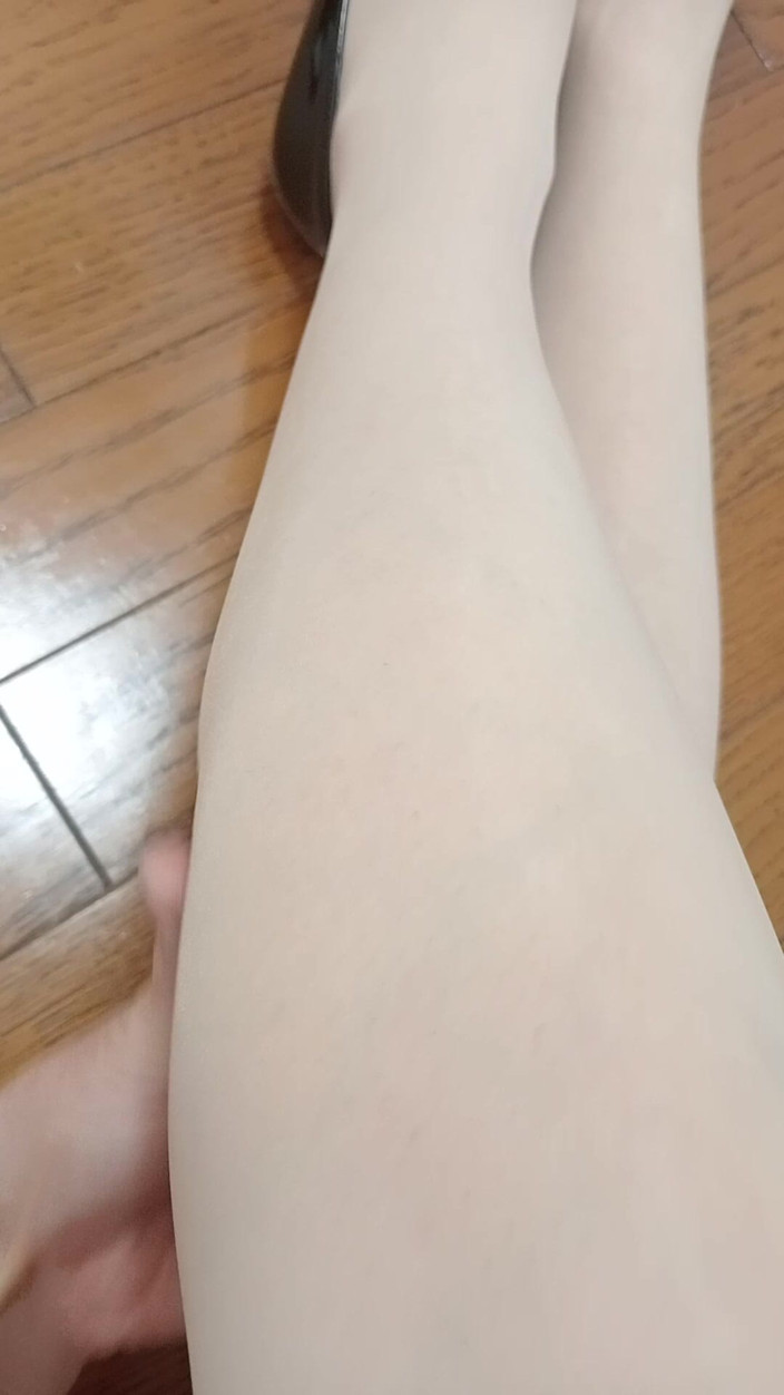 Mayumi Kanzaki: 连裤袜裤腿