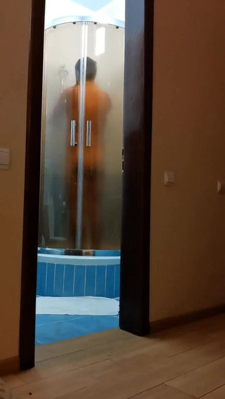 Wanker forever: Duş odasında mastürbasyon